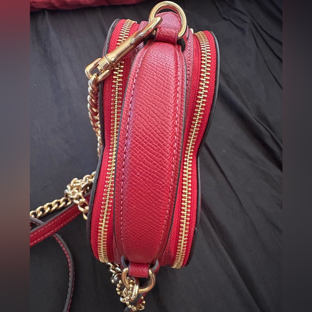 EUC Coach Heart Purse - Picture 10 of 12